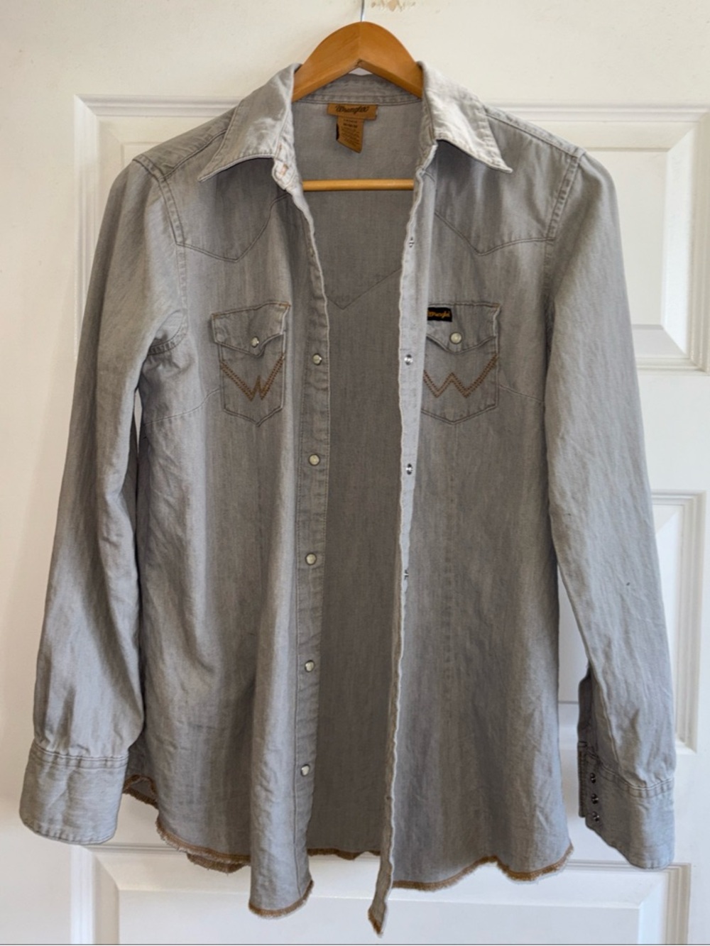 Retro Wrangler Women's Western Shirt M Gray Cotton Denim Snap Button